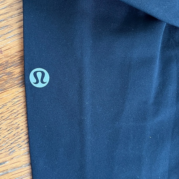 Lululemon capris - Picture 6 of 6